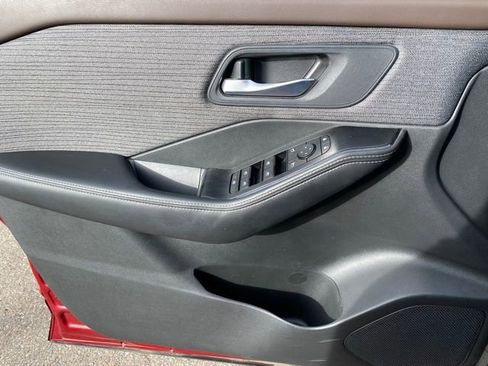 Certified 2023 Nissan Rogue SV image 13