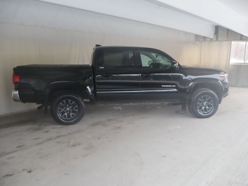 Certified 2021 Toyota Tacoma SR5 image 21