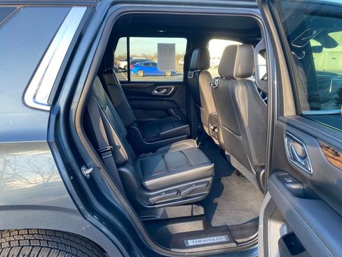 Used 2021 Chevrolet Tahoe Premier w/ Premium Package image 15