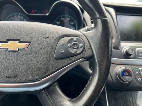Used 2019 Chevrolet Impala LT FWD image 22