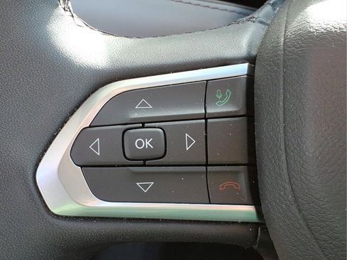 Used 2025 Jeep Compass Limited AWD/4WD image 19