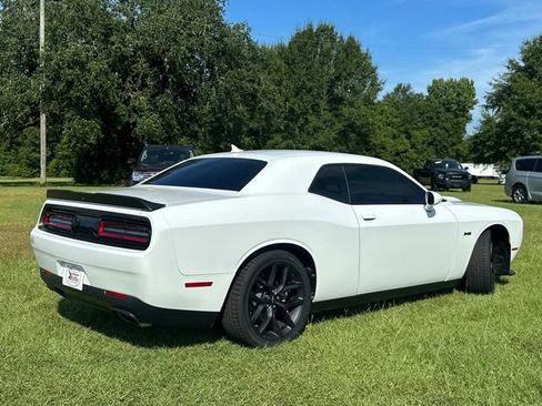Used 2023 Dodge Challenger R/T w/ Plus Package image 8