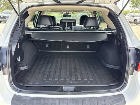 Used 2016 Subaru Outback 3.6R Limited AWD/4WD image 13