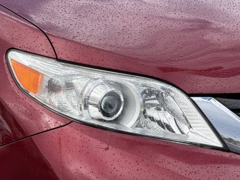 Used 2014 Toyota Sienna LE FWD image 11
