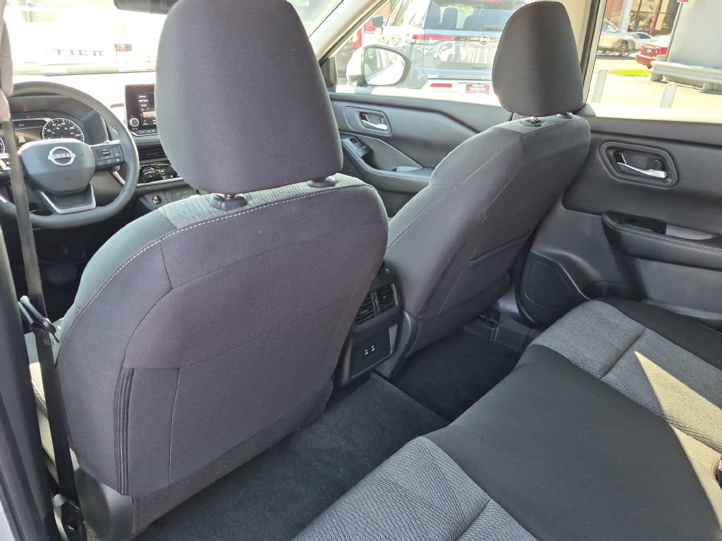 Certified 2026 Nissan Rogue SV FWD image 24