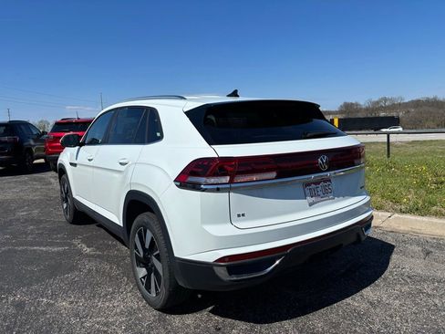 Used 2025 Volkswagen Atlas Cross Sport SE image 8