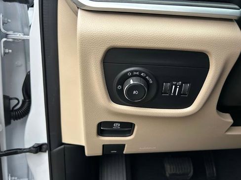 New 2025 Jeep Grand Cherokee Limited image 18