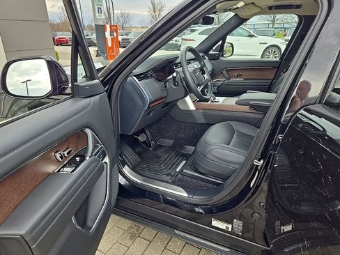 Used 2024 Land Rover Range Rover SE image 16
