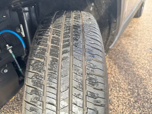 Used 2025 Toyota RAV4 Limited image 45