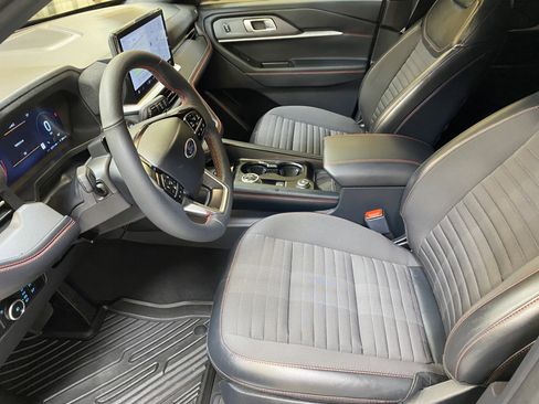 Used 2025 Ford Explorer ST-Line image 21