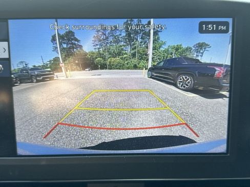 Used 2025 Hyundai Elantra SE FWD image 24