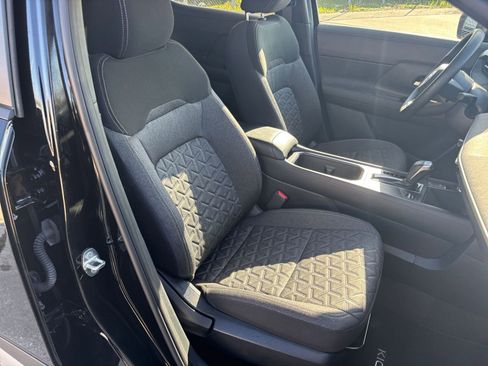 Used 2025 Nissan Kicks SV image 34