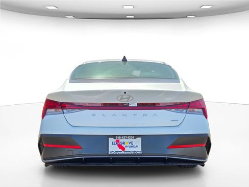 New 2025 Hyundai Elantra Limited image 7
