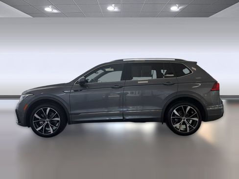 Used 2024 Volkswagen Tiguan SEL R-Line AWD/4WD image 2