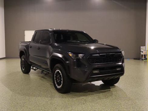 Used 2025 Toyota Tacoma TRD Off-Road AWD/4WD image 1