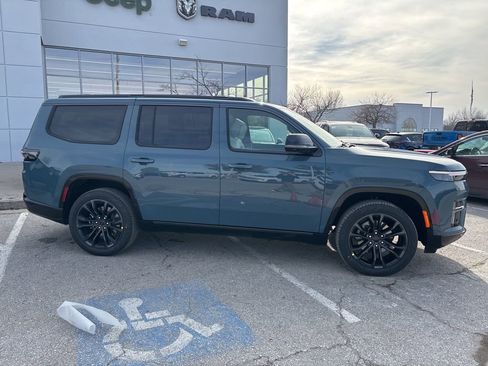 New 2026 Jeep Grand Wagoneer Summit AWD/4WD image 37