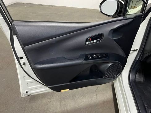 Used 2016 Toyota Prius Four w/ Advanced Technology Package FWD image 24