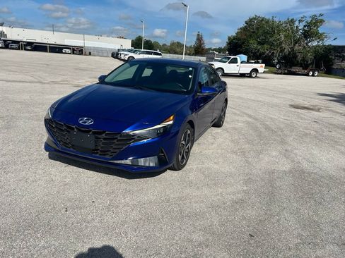 Used 2021 Hyundai Elantra Limited FWD image 7