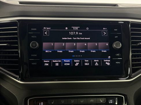 Used 2023 Volkswagen Atlas SEL image 17