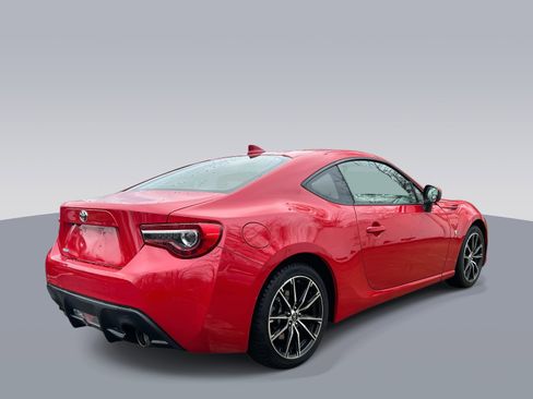 Used 2017 Toyota 86 Auto (Natl) RWD image 4