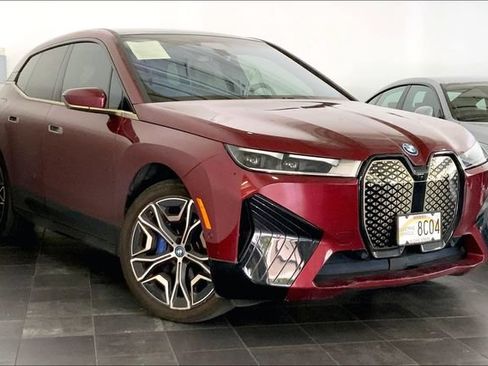 Used 2024 BMW iX xDrive50 w/ Sport Package AWD/4WD image 2
