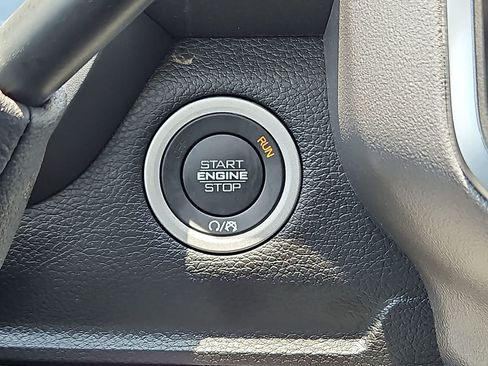 Used 2025 RAM 2500 Big Horn AWD/4WD image 23