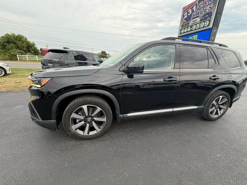 Used 2023 Honda Pilot Touring image 7
