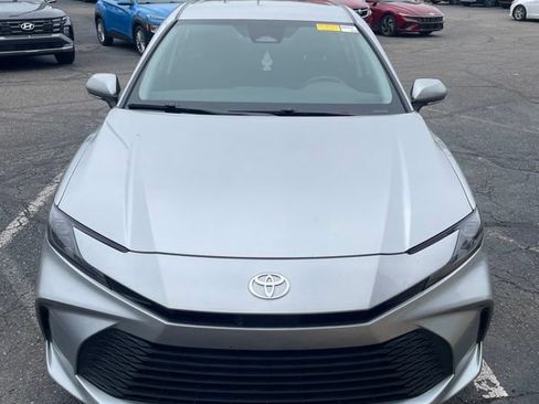 Used 2025 Toyota Camry LE FWD image 1