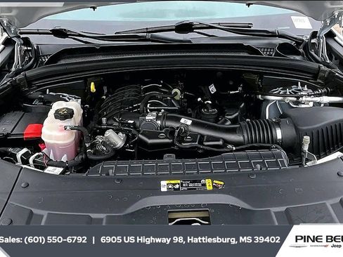 Used 2024 Jeep Grand Cherokee L Limited image 8