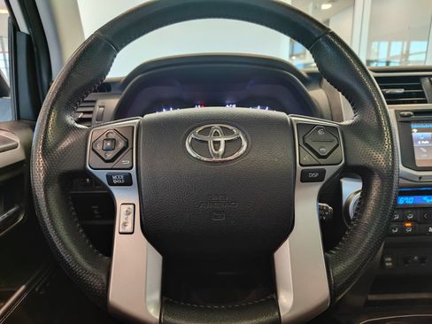 Used 2018 Toyota 4Runner Limited AWD/4WD image 9