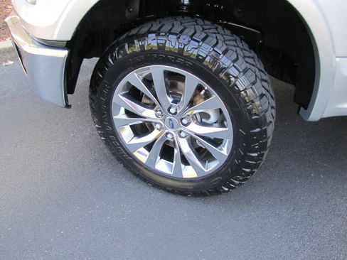 Used 2017 Ford F150 Lariat RWD image 34