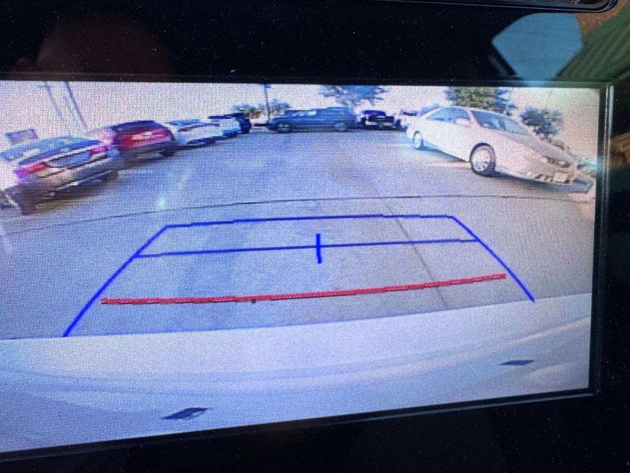 Used 2019 Toyota Corolla LE w/ Carpet Mat Package (TMS) FWD image 17
