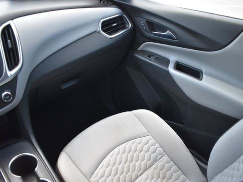 Used 2020 Chevrolet Equinox LS FWD image 18