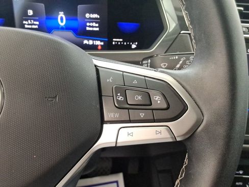 Certified 2022 Volkswagen Tiguan SE image 26