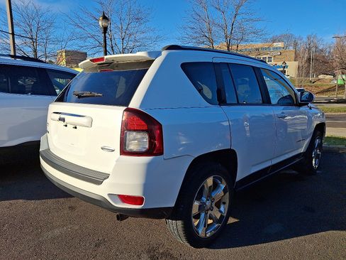 Used 2015 Jeep Compass Latitude w/ Sun/Sound Group image 3