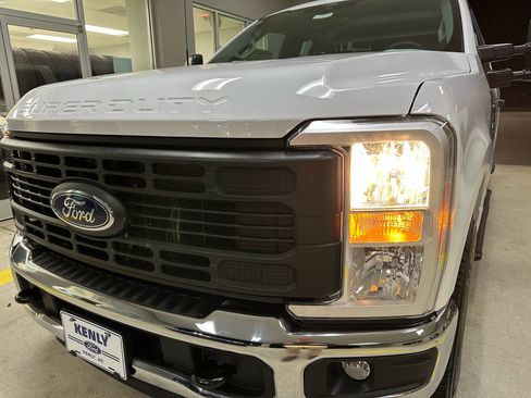 New 2026 Ford F250 XL w/ XL Chrome Package RWD image 2