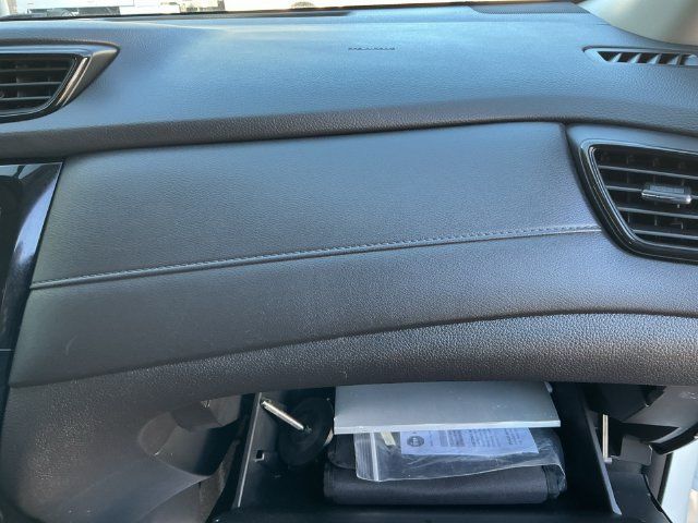 Used 2017 Nissan Rogue SV w/ Midnight Edition Package AWD/4WD image 28