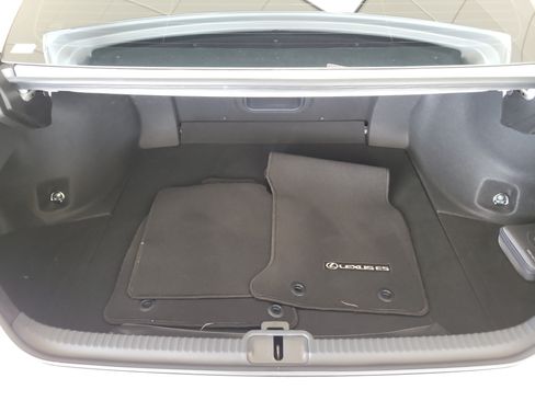 Used 2024 Lexus ES 250 w/ Premium Package AWD/4WD image 11