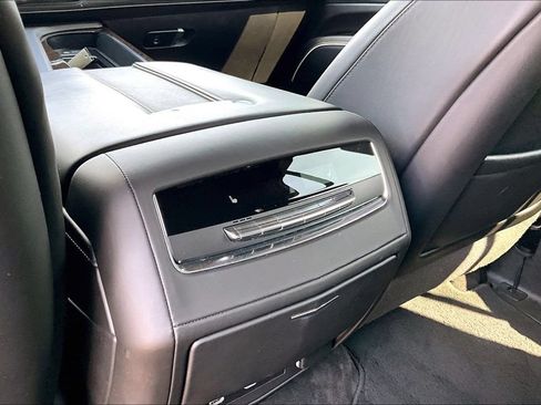 Used 2023 Cadillac Escalade Premium Luxury Platinum AWD/4WD image 25