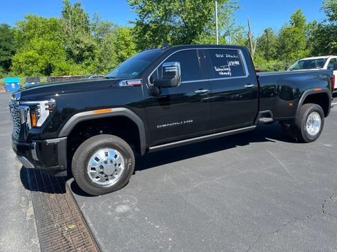 Used 2025 GMC Sierra 3500 Denali w/ Denali Reserve Package AWD/4WD image 3