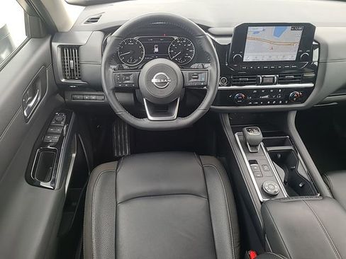 Used 2024 Nissan Pathfinder SL AWD/4WD image 26
