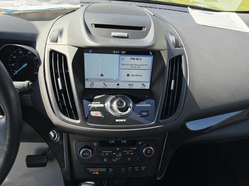 Used 2017 Ford Escape Titanium w/ Equipment Group 301A AWD/4WD image 17