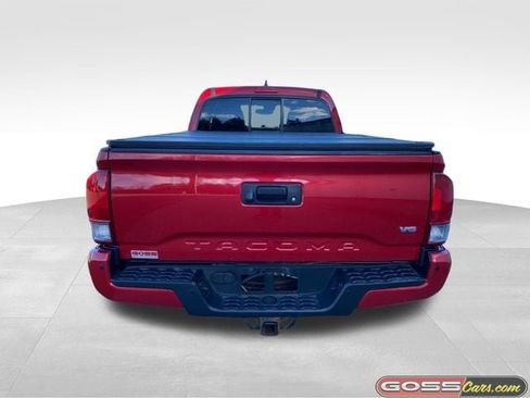 Used 2019 Toyota Tacoma TRD Sport image 4