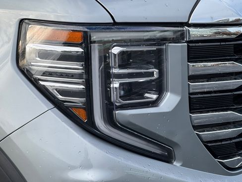 Used 2024 GMC Sierra 1500 SLT image 45