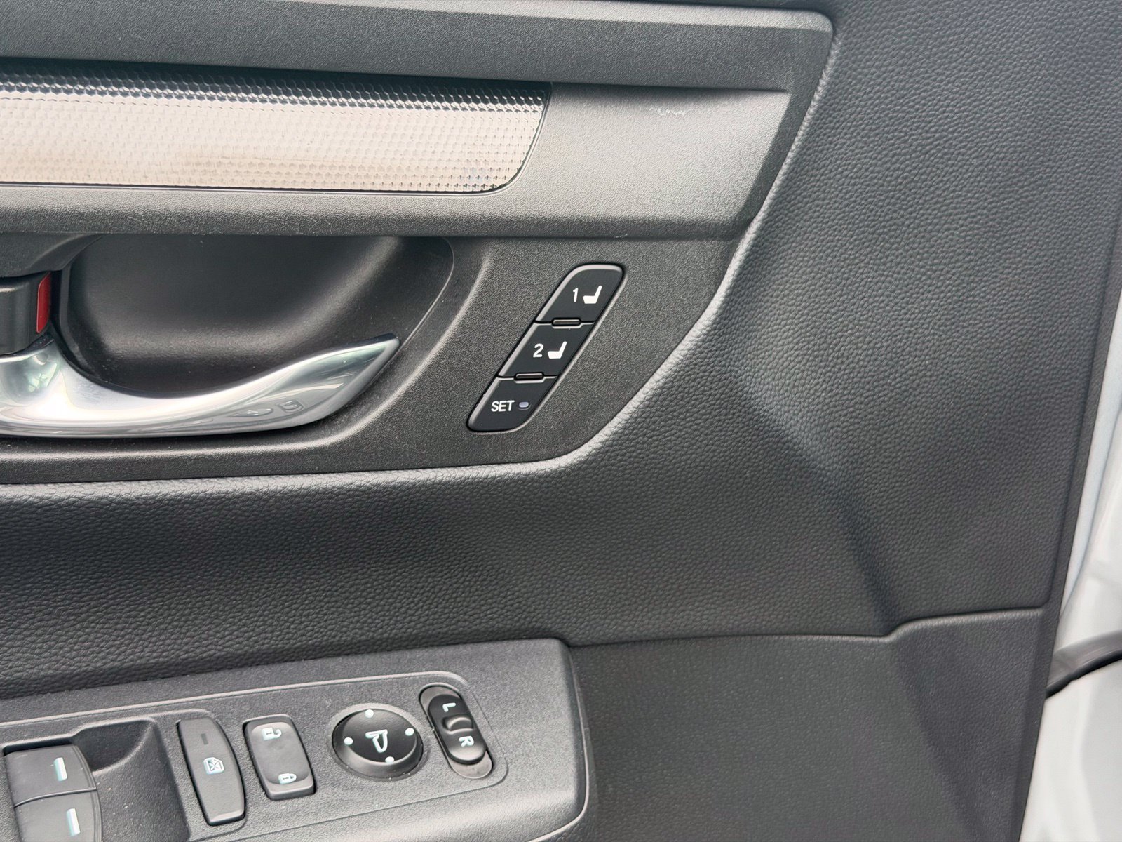 Used 2025 Honda CR-V Sport-L image 14