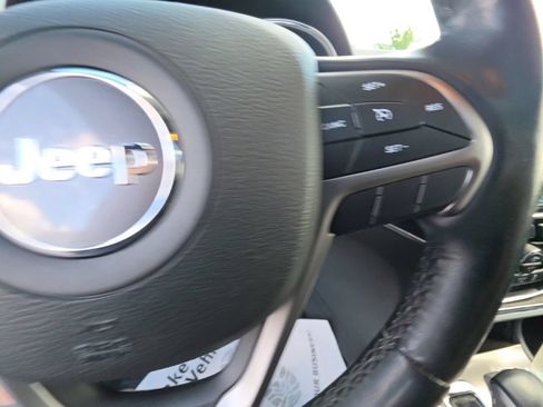 Used 2021 Jeep Grand Cherokee Limited AWD/4WD image 19