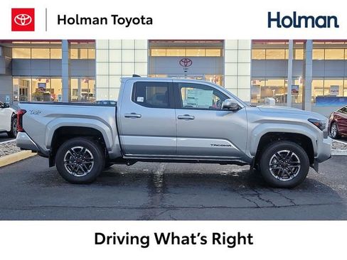 Used 2024 Toyota Tacoma TRD Sport w/ TRD Sport Premium Package AWD/4WD image 1