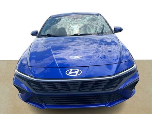 Used 2024 Hyundai Elantra SEL FWD image 9