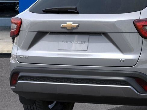 New 2026 Chevrolet Trax LT w/ Driver Confidence Package image 14