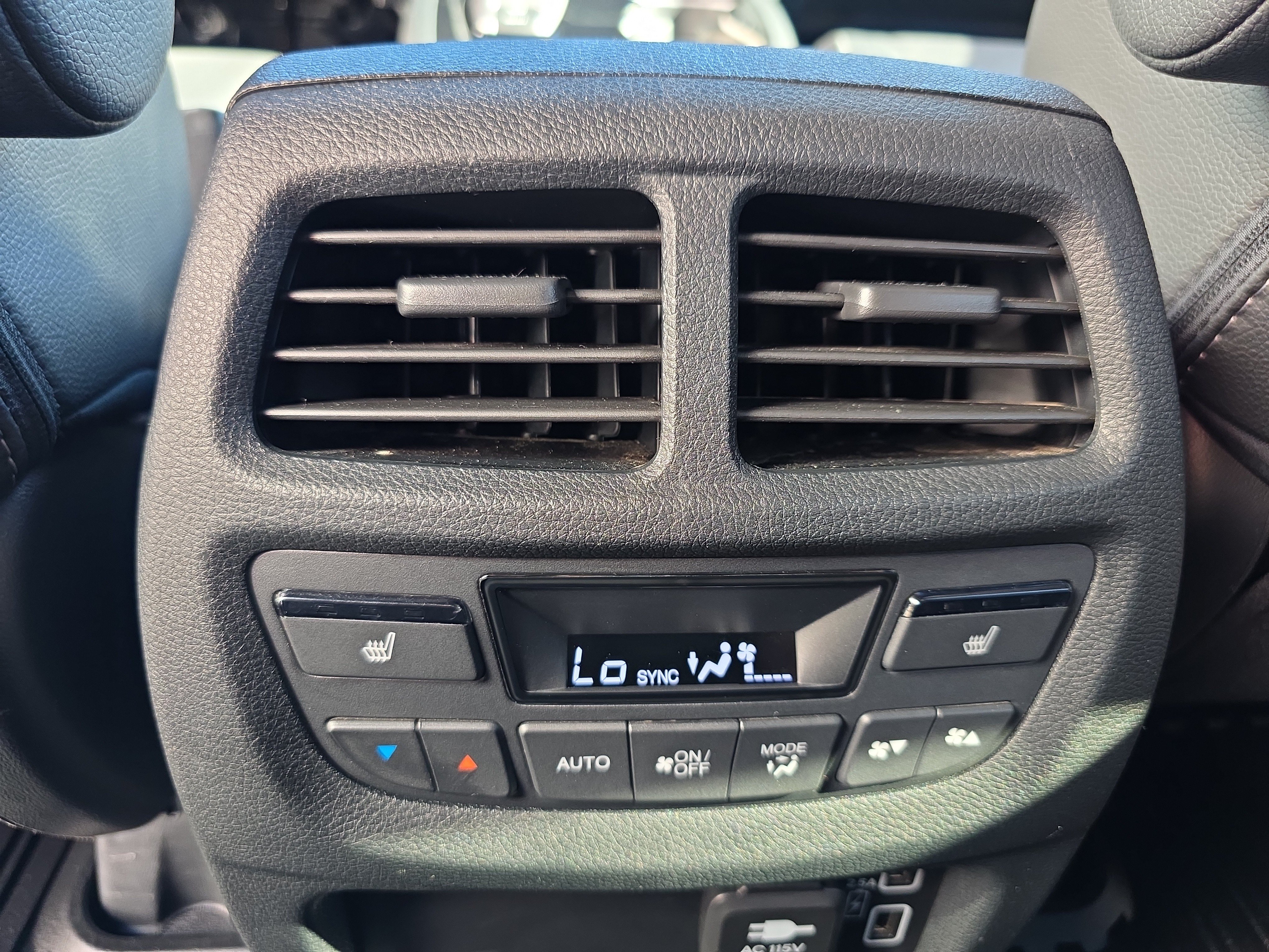 Used 2023 Honda Passport Elite image 13
